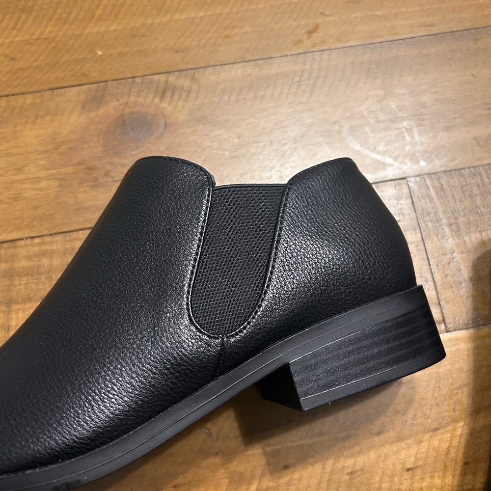 Kensie Sammy Black Ankle Boot - Picture 9 of 11